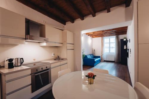 Charming Milan Apartments Brera - Madonnina - image 8
