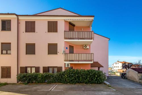 Apartment image 3