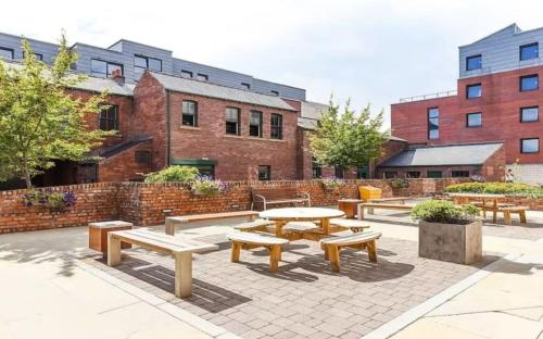 บริการและสิ่งอำนวยความสะดวก, Sheffield 3 in Sheffield in เนเธอร์ธอร์ป