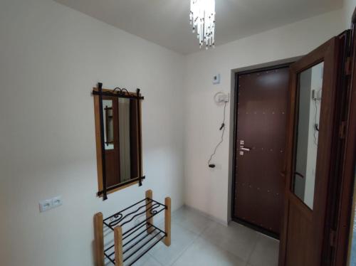 Entrance, Квартиры посуточно и помесячно в городе Гюмри, Армения in Gyumri