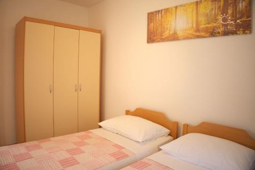Apartment image 6