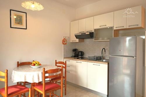 Apartment image 3