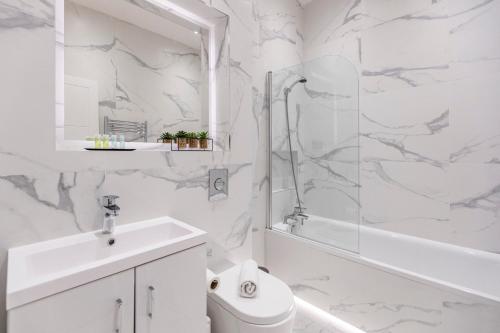 Picture of Welcoming And Spacious Apartment- Excellent Location