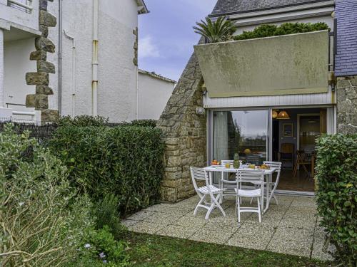 Apartment Les Terrasses de la Plage by Interhome