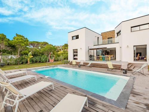 Villa Les Girelles by Interhome – khách sạn tại Les Issambres