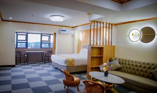 456 Hotel Room Type - Superior King Room