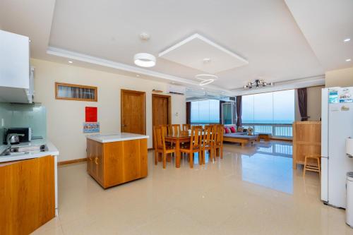 탕 탐의 아파트먼트 (136m², 침실 3개, 프라이빗 욕실 2개)