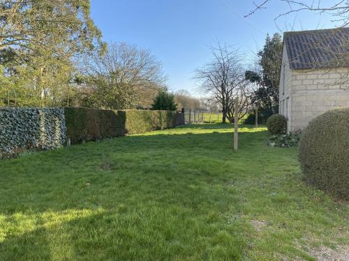 955 - Maison de campagne avec une terrasse plein Sud à quelques kilomètres de la Côte de Penthièvre