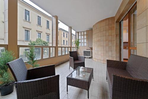 BWR - Appartamento con terrazzo zona Sempione, Bartolini