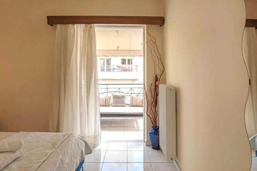 Colourful and bright apt in Kallithea - image 11