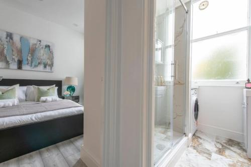 Beautiful Notting Hill Apt - image 8