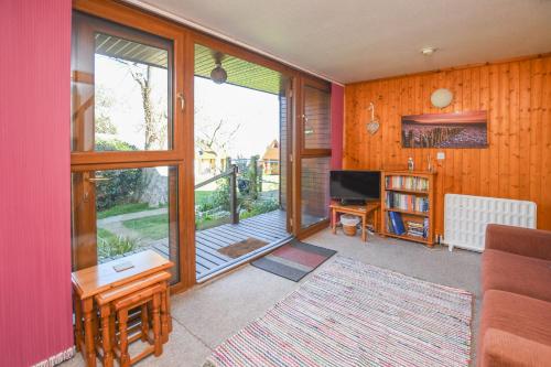 Chalet Two, Deal (photo 7)