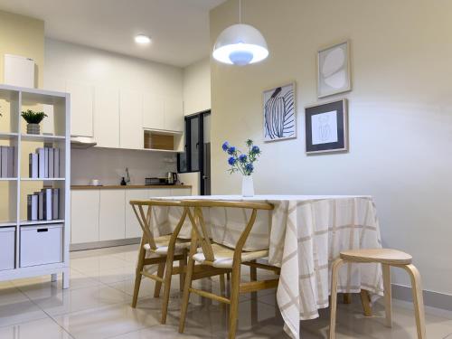 Instaworthy 3B2B 6 pax - Free Wifi - Old Klang Road Instaworthy 3B2B 6 pax - Free Wifi - Old Klang Road