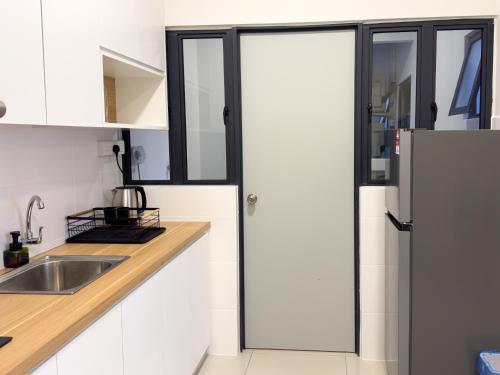 Instaworthy 3B2B 6 pax - Free Wifi - Old Klang Road Instaworthy 3B2B 6 pax - Free Wifi - Old Klang Road