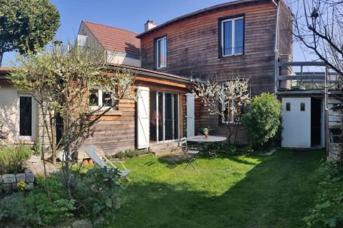 Entire house with garden special for Olympique game 2024 - Location saisonnière - Ivry-sur-Seine