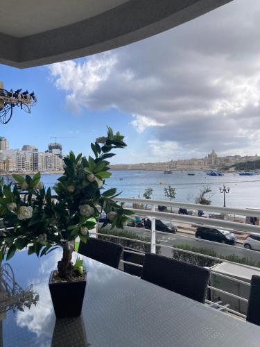 Luxury SeaFront Sliema with Valletta Views