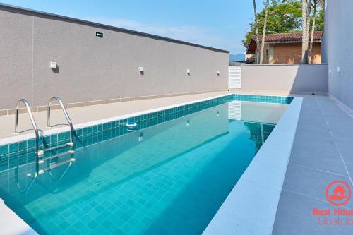 BH28: 1 Quadra d Praia, Ar, Churrasqueira, Piscina