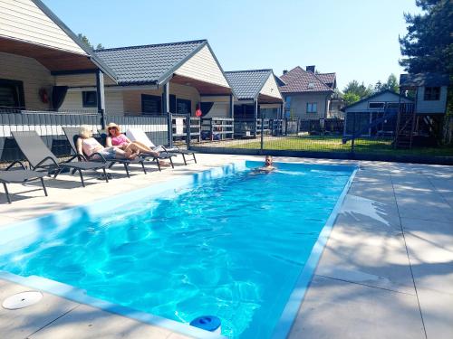 3 bedrooms, 6 beds