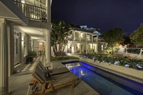 Three Boutique Hotel