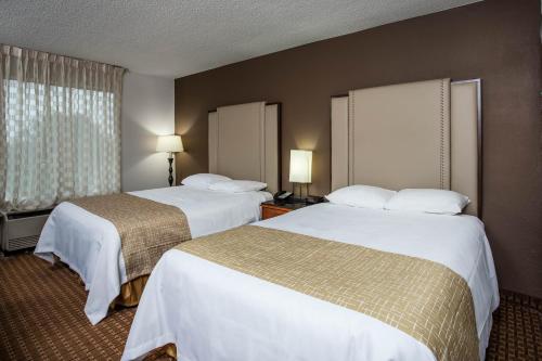 Travelodge by Wyndham Fort Wayne North