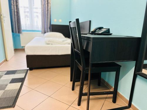 Angel Hotel - image 8