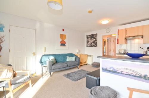 Whippingham, Creek Gardens - Apartment - Wootton Bridge