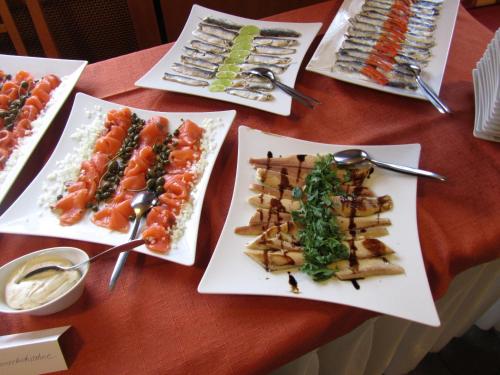 طعام و مشروبات, Hotel Krone in هايجيرلوش