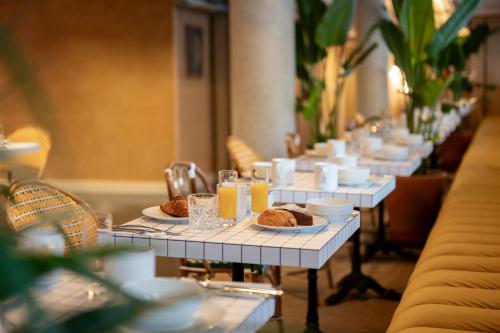 Food and beverages, Kopster Hotel Paris Porte de Versailles in Paris