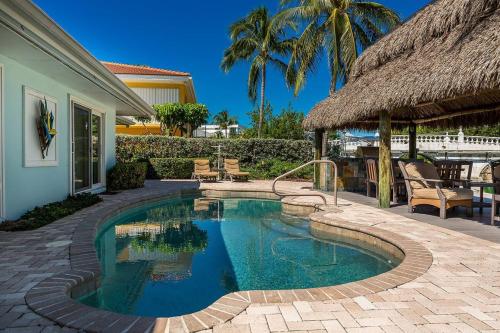 Marathon Vacation Bliss Waterfront Pool and Cabana in Marathon, USA