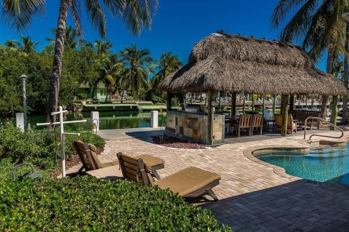 Waterfront Pools and Cabana by Duck Keys Marathon