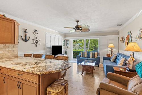 Waterfront Pools and Cabana by Duck Keys Marathon in ดั๊กคีย์ (FL)