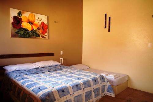 1 double bed, 1 twin bed