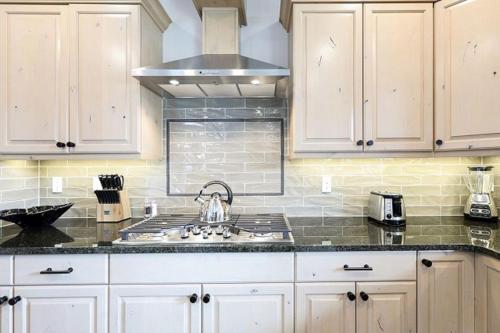 Suncadia 4 Bdrm Pet Friendly Townhome on Driving Range