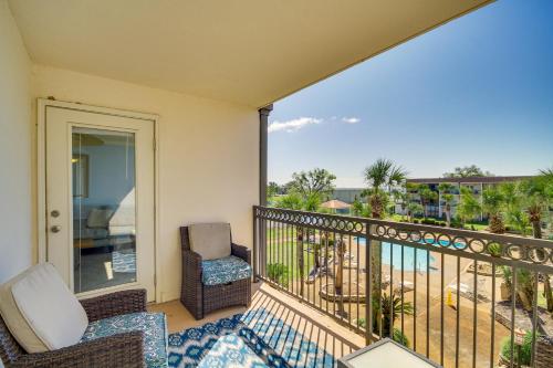 Biloxi Condo with Pool Access - Steps to Beach!