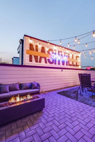 Open Late Nash Rooftop Views Near Downtown