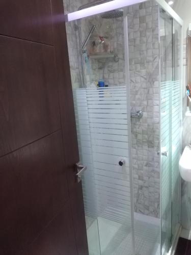 Douche, Yasmina in Ennasr