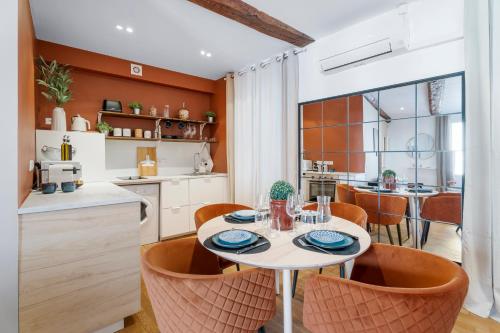 Nice Renting - 9b Massena - Chic Escape in the Heart of Nice Comfort & Charm !, Nice