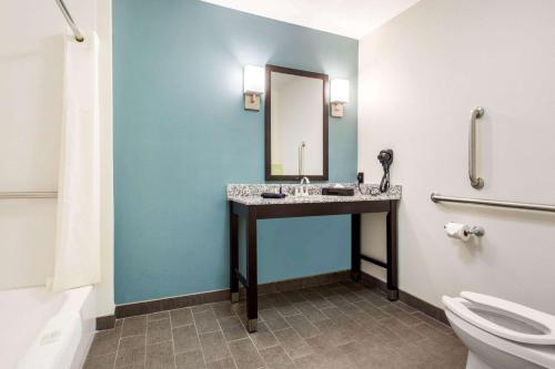 Sleep Inn & Suites Middletown - Goshen in Middletown, USA
