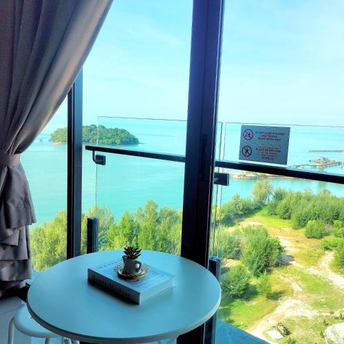 Apartment with Sea View image 3