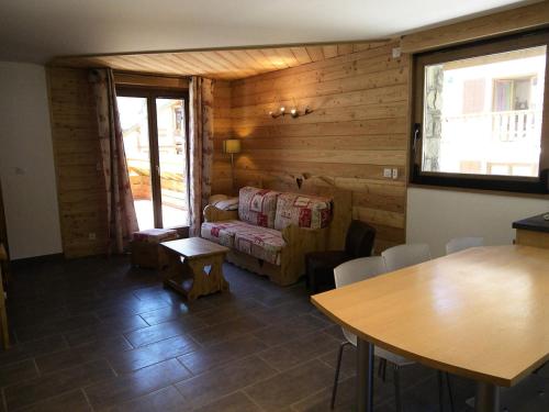 Chalet Les Pins - 3 Pièces pour 6 Personnes 84 Valloire