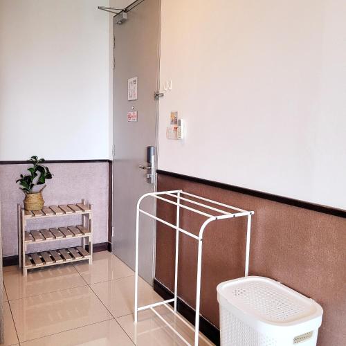 King Room with Balcony image 5