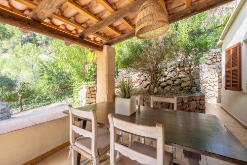 Erkély/terasz, Casa encantadora en Cala Tuent in Escora