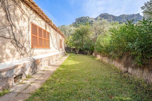 Kert, Casa encantadora en Cala Tuent in Escora