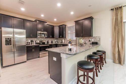 Enchanting Escape Private Pool SPA Games Room in Orlando, USA