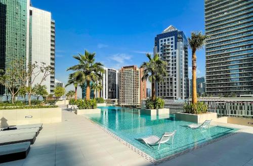 Elite LUX Holiday Homes - Elegant 2BR Suite in Business Bay Dubai - image 5