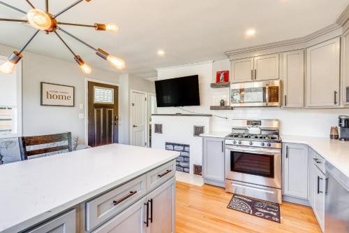 Charming Deep River Vacation Rental on Star Lake! in Deep River, USA