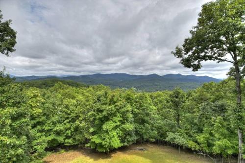 Mount Watson Lodge in Mineral Bluff, USA