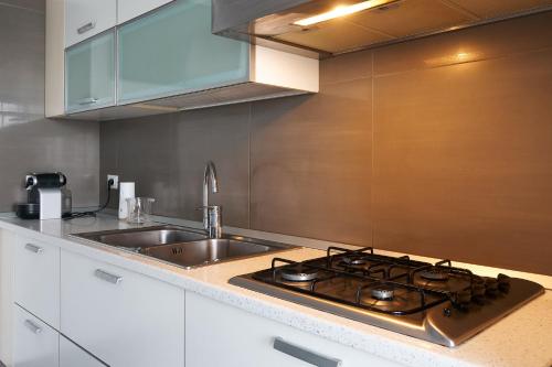 GRANDE TERRAZZA CON VISTA MARE parziale