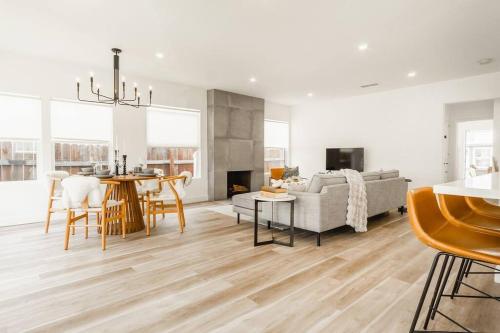 Stylish 4-Bedroom in Culver City Art District in Los Angeles, USA