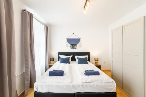 3 bedrooms, 4 beds
